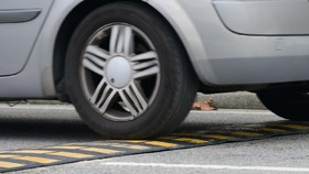 Polisi Tidur Mirip Zebra Cross di Sunter Dibuat Untuk Cegah Balap Liar