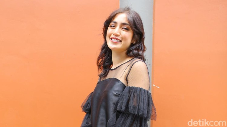 Jessica Iskandar saat ditemui di kawasan Gedung Trans TV.