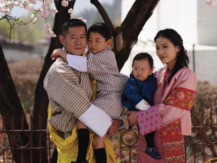 Kabar Bahagia! Ratu Bhutan Jetsun Pema Umumkan Kehamilan Anak Ketiga