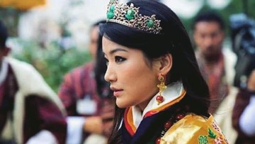 CARA JETSUN PEMA TAKLUKKAN HATI RAJA