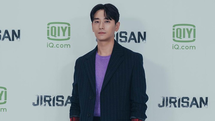 Para pemain drama Korea Jirisan usai konferensi pers pada Rabu (13/10/2021).