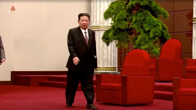 Kenapa pemimpin Korut Kim Jong Un takut tinjanya dicuri sampai selalu membawa toilet kemanapun ia pergi?