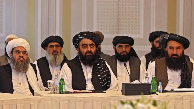Foto Taliban naik jet pribadi sampai panglima AL Jerman mundur gegara komentar soal Putin meramaikan berita internasional selama akhir pekan.