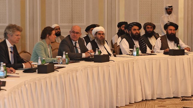Rusia, China, Pakistan, India, Iran, dan lima negara bekas Uni Soviet bergabung dengan Taliban untuk mendesak PBB menyelenggarakan konferensi secepat mungkin.