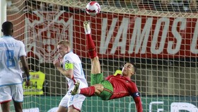 Viral Wajah Melas Ronaldo Gagal Cetak Gol Salto