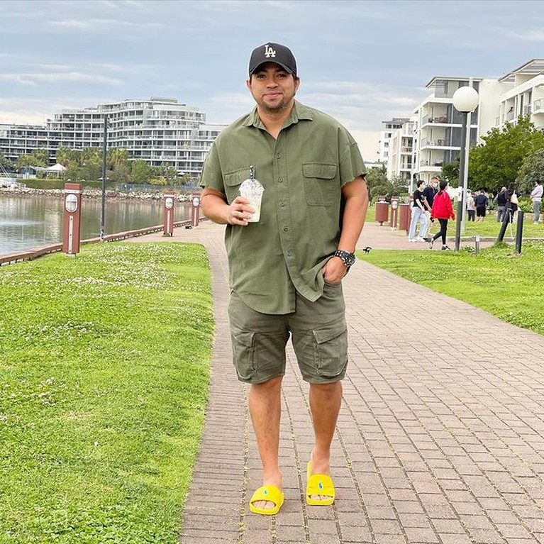Potret Terbaru Alblen Fabe Mantan VJ Indonesia yang Kini Jadi Bos di Australia Alblen Filindo Fabe adalah mantan VJ dn artis yang sering muncul di layar kaca di era 2000-an kini jadi bos di Australia. Yuk intip!