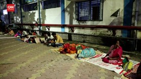 VIDEO: Warga Siliguri India Menginap Untuk Vaksinasi Covid-19
