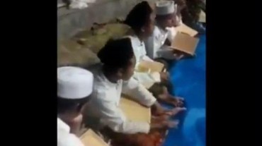 img-title Heboh Santri Diskusi Pakai Bahasa Mandarin, Begini Reaksi Netizen