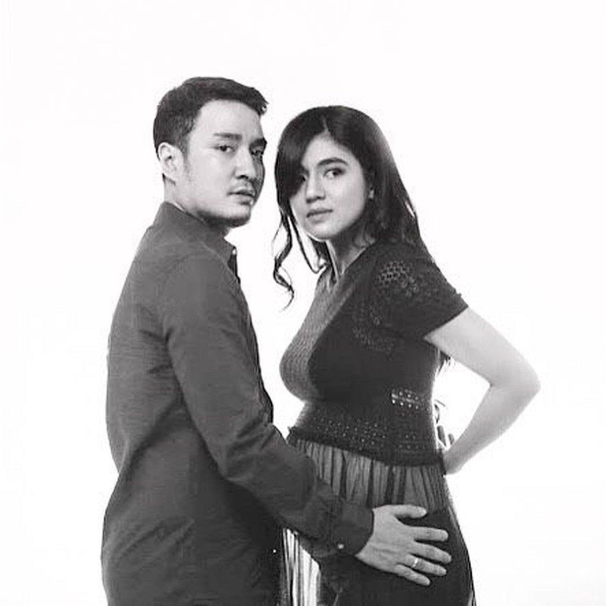 Kabar mengejutkan datang dari DJ Una yang menggugat cerai sang suami Irsan Ramadan&period; Yuk intip potret mereka&excl;