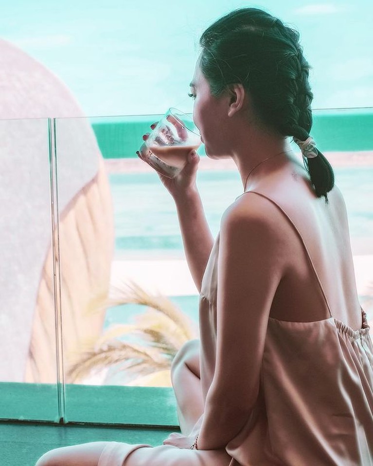 7 Penampilan Wika Salim Pakai Gaun Backless Pamer Punggung Mulus di Bali Wika Salim sedang asyik berlibur di Bali, ia pakai gaun backless dan memamerkan punggung mulusnya. Yuk intip!