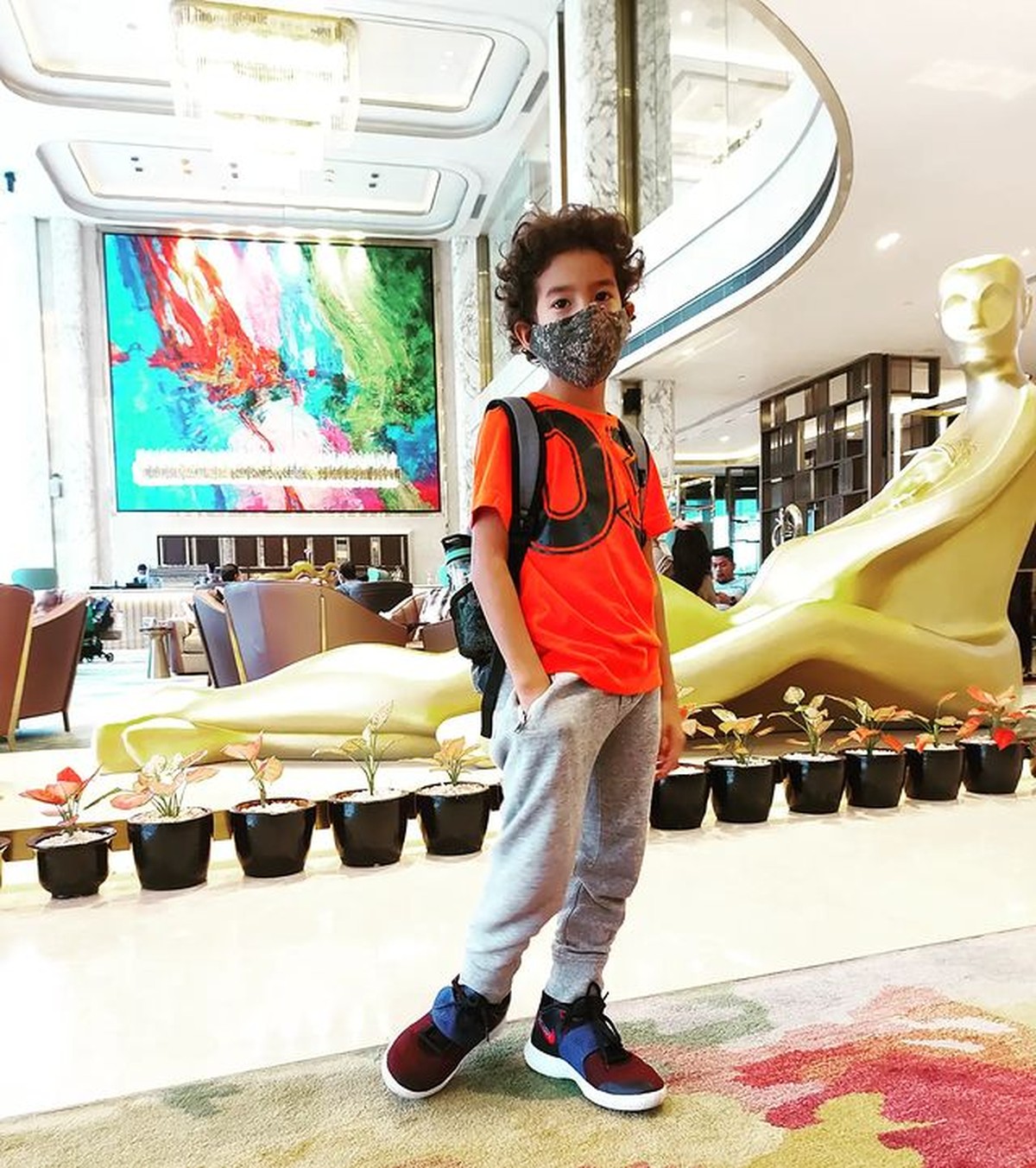 Wanda Hamidah memiliki seorang putra dengan mantan suaminya&comma; Daniel Patrick yang bernama Malakai&period; Yuk intip potretnya&excl;