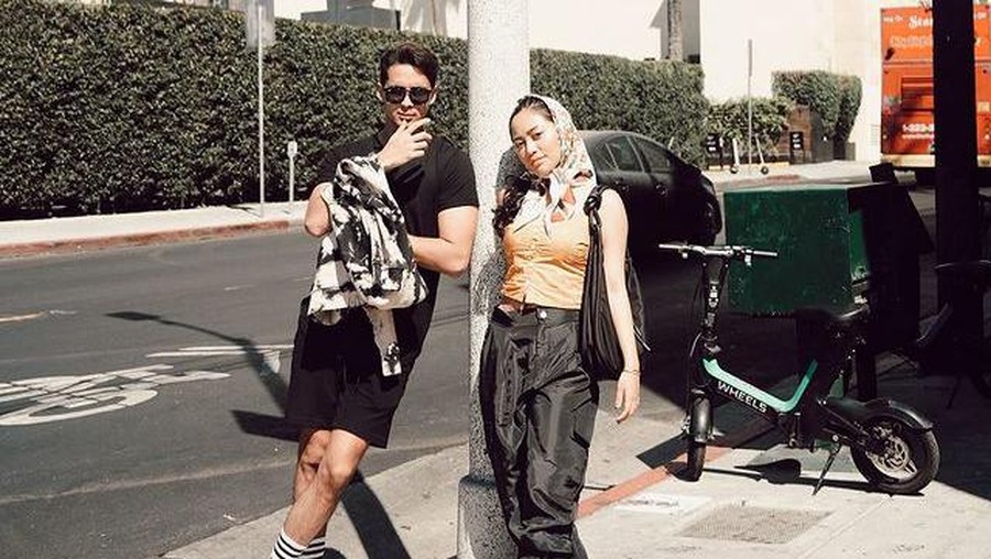 Rachel Vennya dan Salim Nauderer sedang jadi sorotan publik usai dikabarkan kabur dan sekamar saat karantina. Yuk intip!