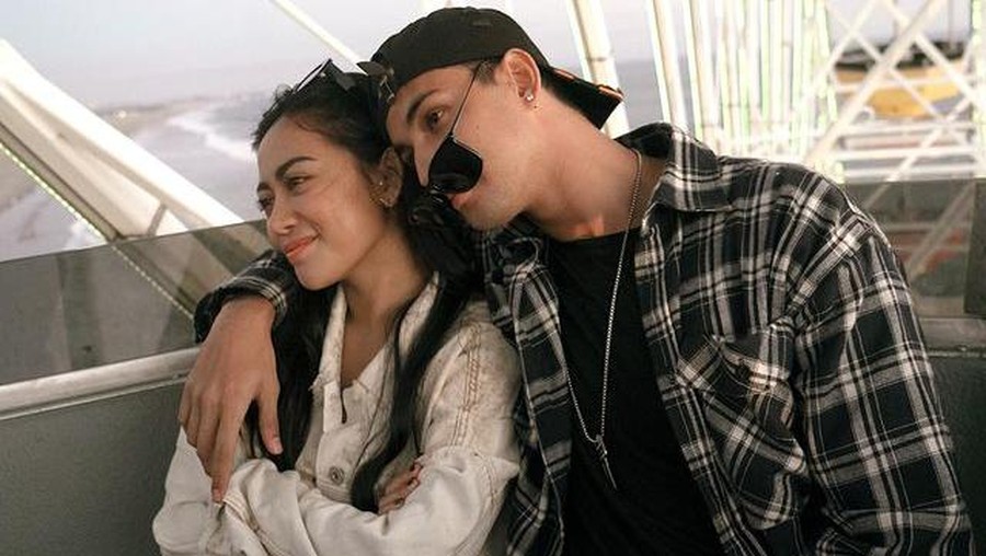 Rachel Vennya dan Salim Nauderer sedang jadi sorotan publik usai dikabarkan kabur dan sekamar saat karantina. Yuk intip!