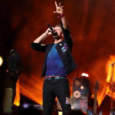 Pesan Chris Martin Vokalis Coldplay Ketika Sapa Penggemar di Indonesia