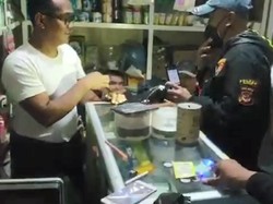 Detik-detik Penggerebekan Lapak Judi Online Berkedok Warung Sembako!