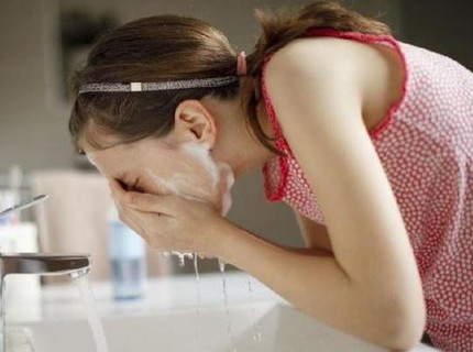 Rutinitas Skincare Khusus untuk Bunda Hobi Olahraga, Jangan Salah ya!