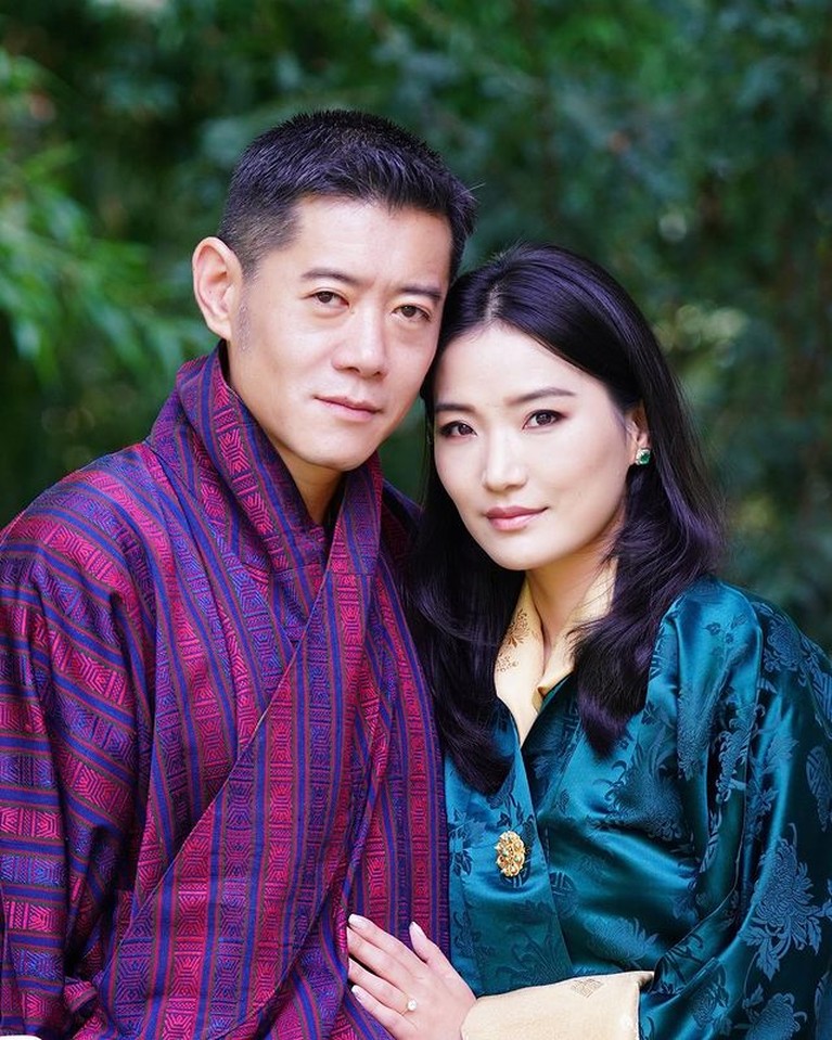 Raja Jigme Khesar dan Ratu Jetsun Pema merayakan ulang tahun pernikahan mereka yang ke 10. Yuk intip potret bahagia mereka!