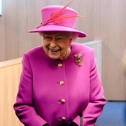5 Kode Rahasia Ratu Elizabeth II Melalui Tas Tangan dan Cincin yang Harus Diketahui Staf Kerajaan