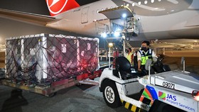 Terima Bantuan Vaksin dari Prancis, Indonesia Amankan Stok