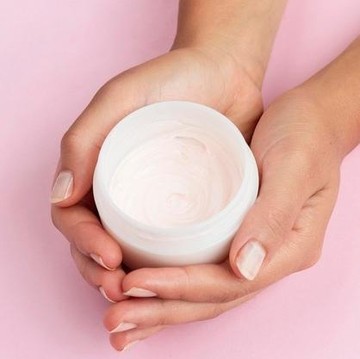 img-title 4 Pilihan Sleeping Mask untuk Masing-masing Jenis Kulit, Bantu Rawat Kulit Selama Tidur!