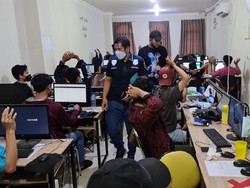 Polisi Tetapkan 6 Tersangka Kasus Pinjol Ilegal di Jakbar