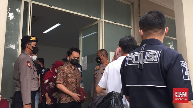 Polisi menetapkan tiga tersangka dari PT Indo Tekni Nusantara (ITN) terkait kasus penyelenggaraan pinjaman online (pinjol) di Tangerang.