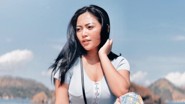 Oknum TNI yang membantu selebgram Rachel Vennya kabur dari karantina di RS Covid-19 (RSDC) Wisma Atlet diminta usut tuntas.