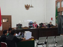 Siti Aisyah Dituntut 4,5 Bui Kasus Korupsi Banprov Jabar