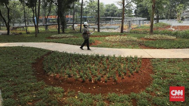 Pemkot Tangerang Tutup Semua Taman Pemkot Tangerang menutup semua taman dan ruang terbuka hijau untuk mencegah penularan Covid-19.