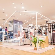 Cara Unik Uniqlo Mengedukasi Konsumen Tentang Peran Teknologi dalam Karyanya yang Inovatif dan Ramah Lingkungan