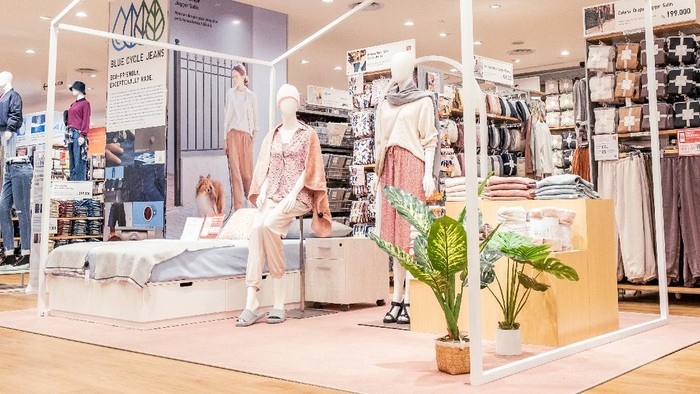 Cara Unik Uniqlo Mengedukasi Konsumen Tentang Peran Teknologi dalam Karyanya yang Inovatif dan Ramah Lingkungan