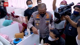 VIDEO: Polisi Gerebek Kantor Pinjol, 32 Karyawan Ditangkap