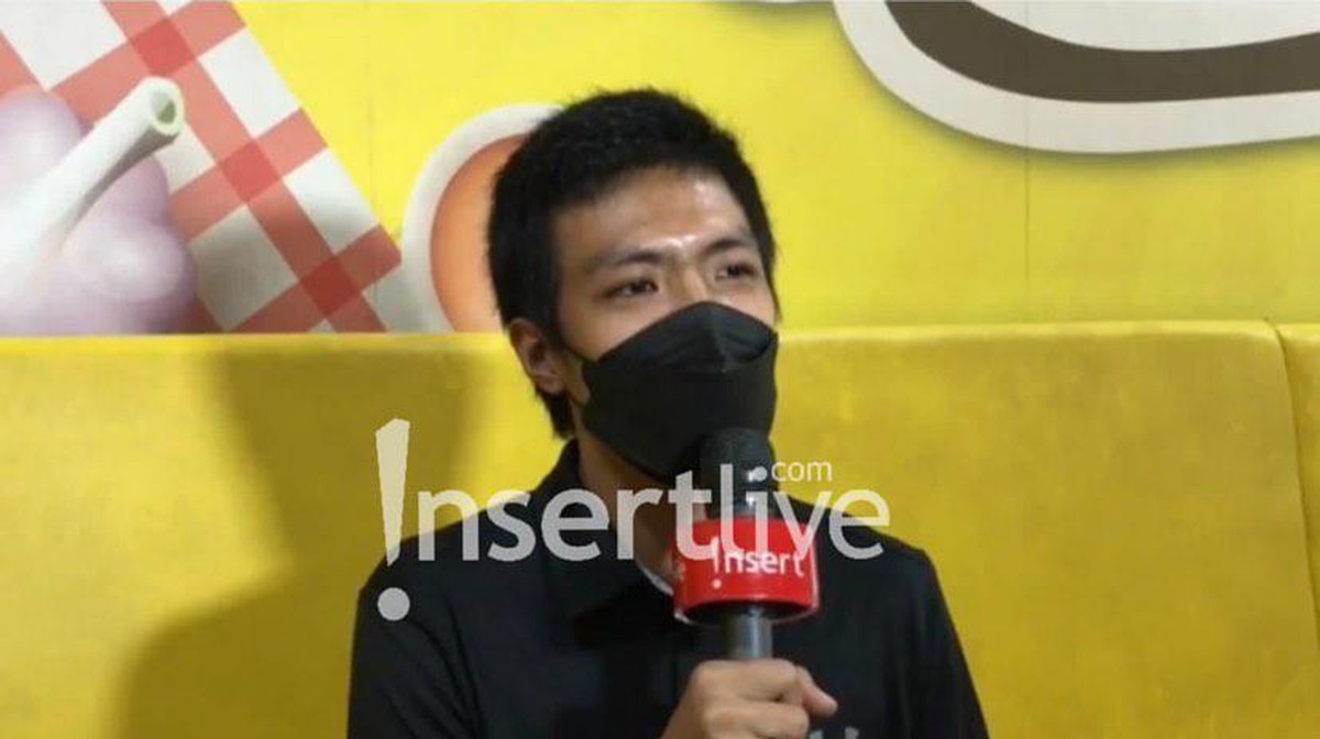 Publik dihebohkan oleh kemunculan seorang pria bernama Romeo Bamby Cardino Pagau yang mengaku anak dari Piet Pagau&period; Yuk lihat fotonya&excl;