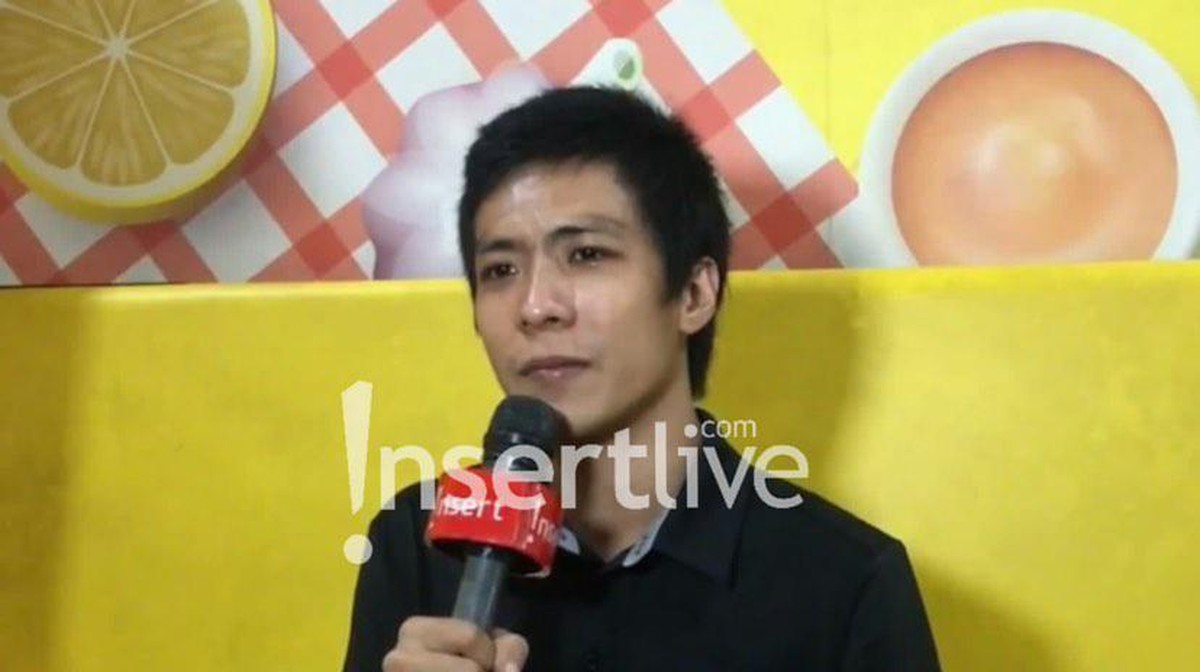 Publik dihebohkan oleh kemunculan seorang pria bernama Romeo Bamby Cardino Pagau yang mengaku anak dari Piet Pagau&period; Yuk lihat fotonya&excl;