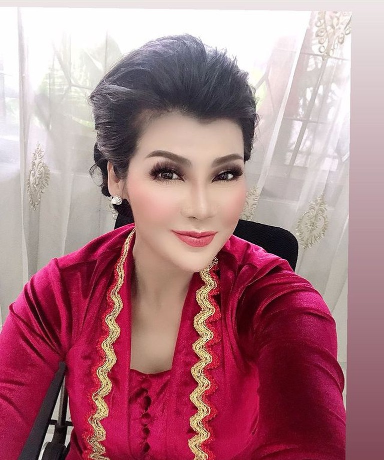 7 Foto Cantik Polwan Viral yang Disebut Mirip Artis Kompol Netty Rosdiana Siagian mencuri perhatian publik karena parasnya yang cantik hingga disebut mirip artis. Yuk intip!