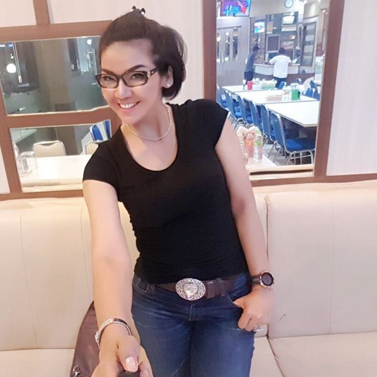 Kompol Netty Rosdiana Siagian mencuri perhatian publik karena parasnya yang cantik hingga disebut mirip artis&period; Yuk intip&excl;