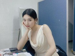 Heboh! Bae Suzy Dapat Kado Indomie Goreng dari Penggemarnya
