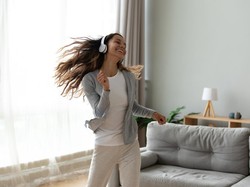 Weekend Kok Galau? Yuk, Coba 4 Aktivitas Ini di Rumah!