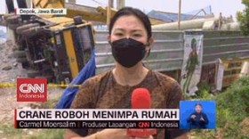 VIDEO: Evakuasi Crane Jatuh Menimpa Rumah