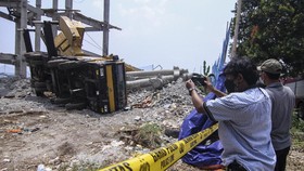 Crane Timpa Rumah Warga, PDAM Kota Depok Minta Maaf