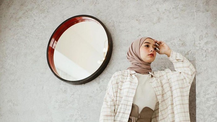 Celana Ini Bisa Buat Kamu Keliatan Tambah Tinggi, Simak Trik Memakainya Agar Keliatan Stylish