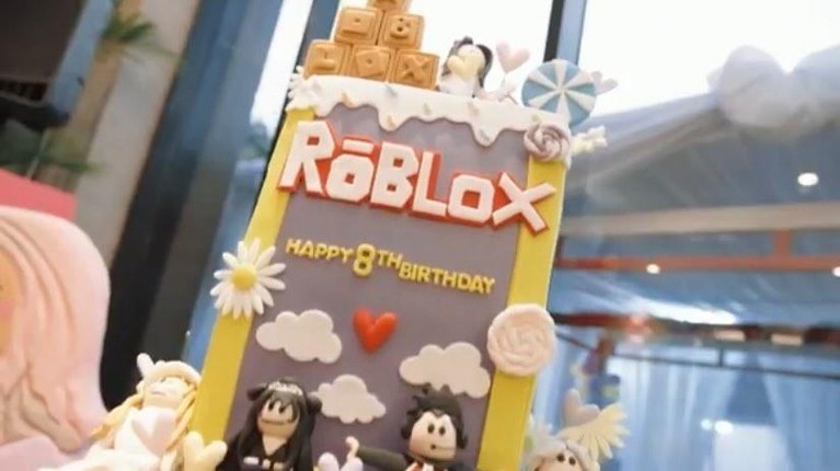 Intip 8 Potret Keseruan Ultah ke-8 Putri Crazy Rich Malang Tema Roblox Sebelum dipersunting oleh Ridho DA, Syifa menjalani beberapa rangkaian acara seperti pengajian dan siraman. Yuk intip!