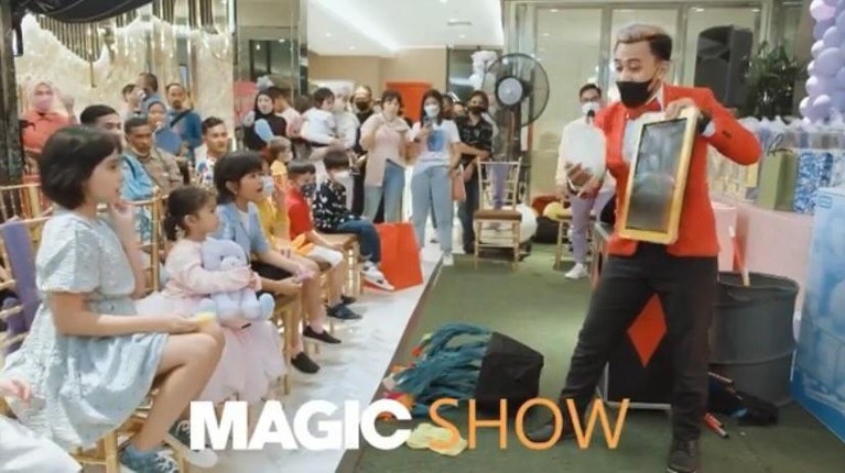 Intip 8 Potret Keseruan Ultah ke-8 Putri Crazy Rich Malang Tema Roblox Sebelum dipersunting oleh Ridho DA, Syifa menjalani beberapa rangkaian acara seperti pengajian dan siraman. Yuk intip!