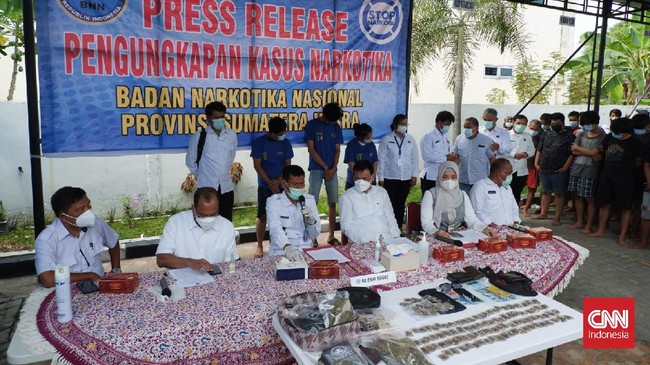 Lazimnya daulat 'duta' diberikan ke orang terpilih atau publik figur berkompeten atau bercitra positif untuk membantu mengampanyekan kebijakan hingga gerakan.