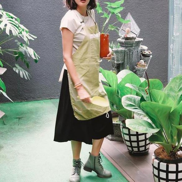<p>Saat hamil, Nadine Chandrawinata juga disibukkan dengan berbagai hobi yang menyenangkan seperti upcycling dan merawat tanaman hias. (Foto: Instagram @nadinelist)</p>