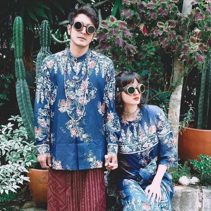 <p>Tak hanya itu, sama seperti suami pada umumnya ketika istri hamil, Dimas Anggara juga perhatian banget pada Nadine. Salah satunya tidak membiarkan Nadine mengangkat beban yang terlalu berat. (Foto: Instagram @nadinelist)</p>