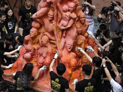 Patung Kontroversi Tiananmen di Hong Kong Dipindahkan Diam-diam Tengah Malam