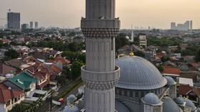 Edaran Dewan Masjid Indonesia: Ceramah Ramadan Pakai Sepiker Dalam