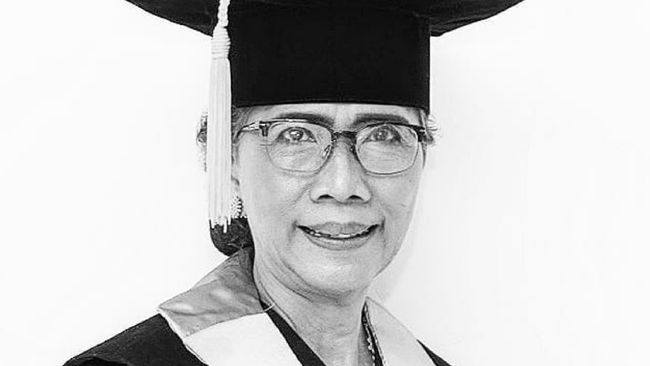 Guru besar Fakultas Kedokteran Universitas Indonesia (FKUI) Saptawati Bardosono meninggal dunia pada Jumat (15/10).