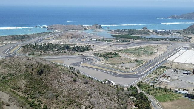 Merah Putih Tak Bisa Berkibar di Podium WSBK Indonesia Gelaran World Superbike (WSBK) Indonesia tidak akan dihiasi oleh bendera merah Putih andai ada pembalap Indonesia yang bisa naik podium.